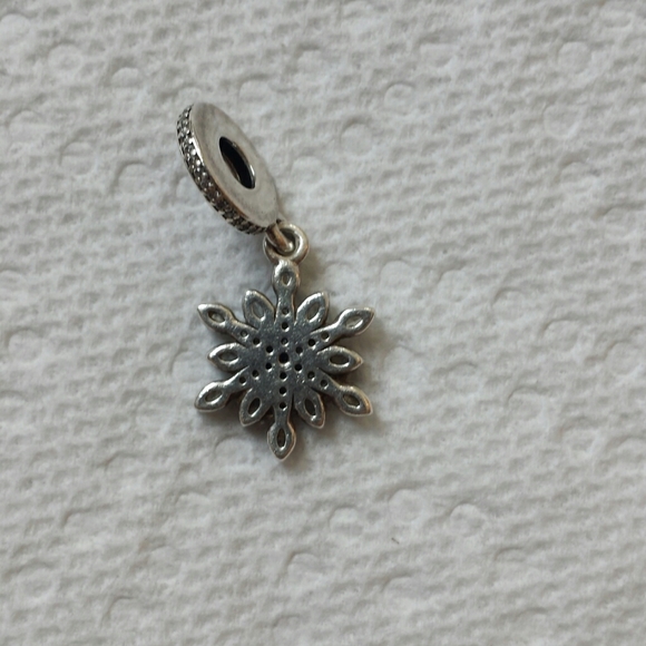 Pandora Snowflake Dangle Charm - Picture 4 of 8